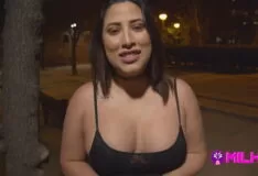 He gave money to the hottie on the street and got the pussy